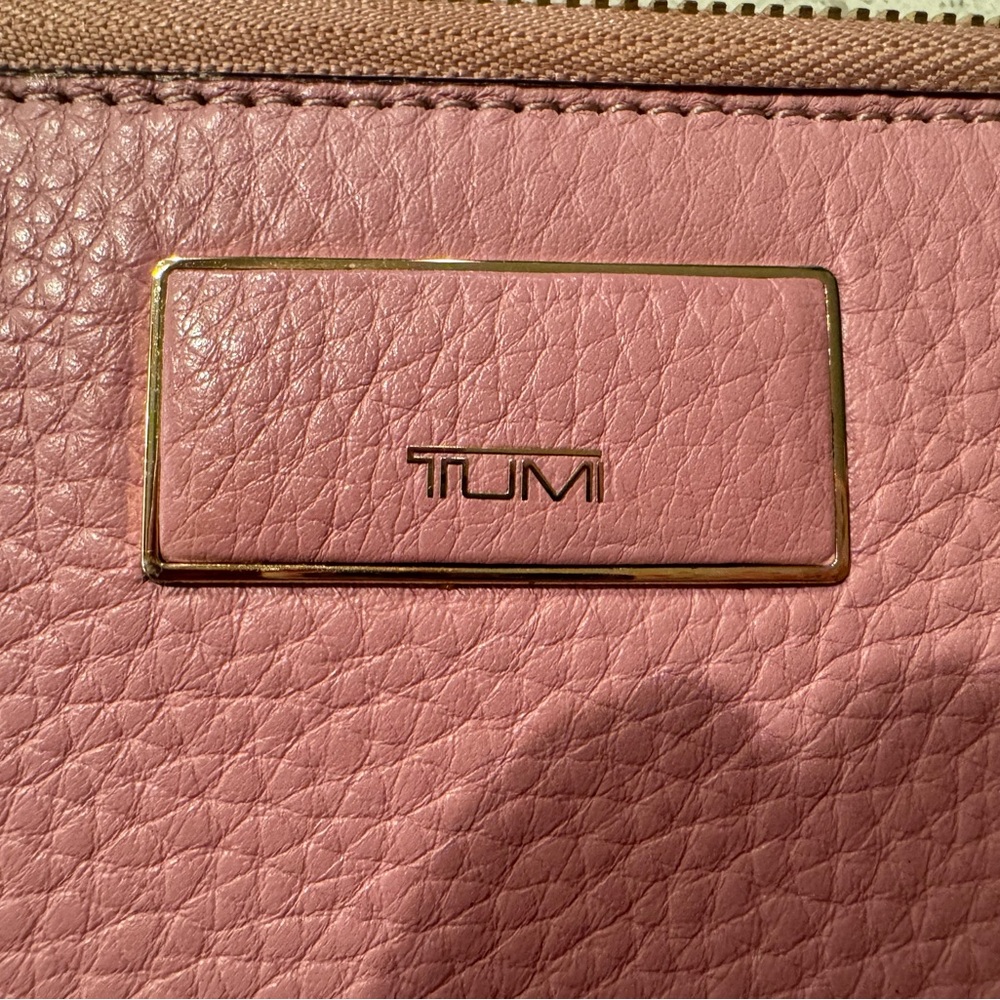 Tumi Pink Pebbled Wristlet Clutch EUC - Picture 2 of 15